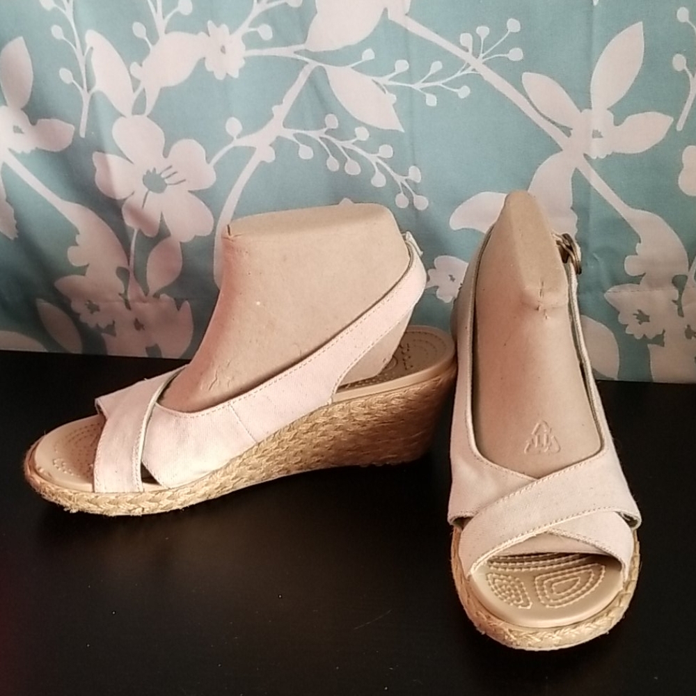 CROCS Espadrille Wedge Size 10 W